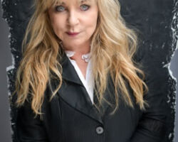 Helen Lederer (c) Steve Ullathorne