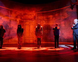 Derren Brown in Showman 2021/2022 Photo by Mark Douet