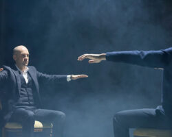 Derren Brown in Showman 2021/2022 Photo by Mark Douet