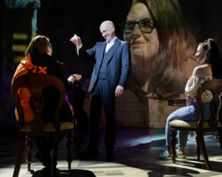 Derren Brown in Showman 2021/2022 Photo by Mark Douet