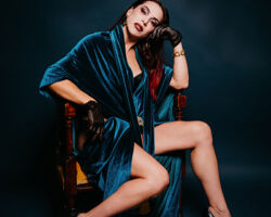 <a href='https://cloutcom.co.uk/wp-content/uploads/2024/05/EmilyBoothSimonBooth-4.zip'>download image</a> Image of Emily Booth